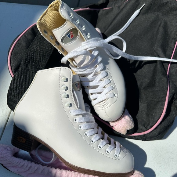 Riedel Other - Riedel Women's White Figure Skates